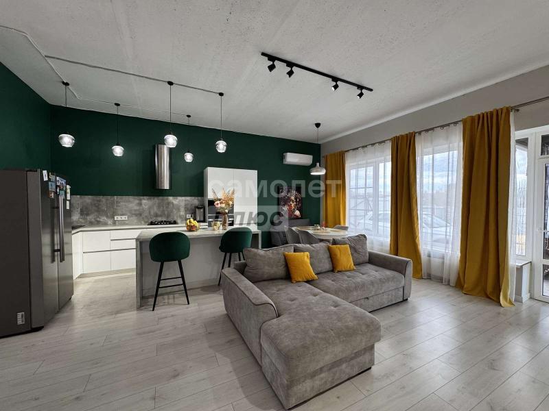 Дом, 247 м², 10 сот.