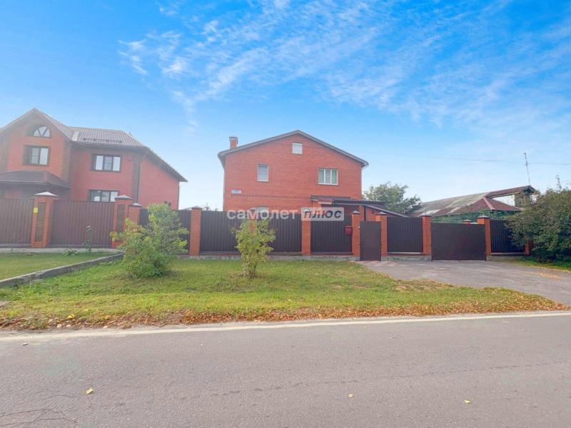 Дом, 250 м², 10 сот.