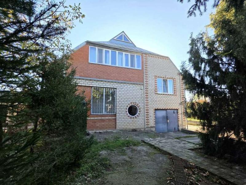 Дом, 240 м², 10 сот.