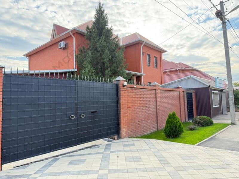 Дом, 382 м², 11 сот.