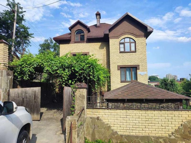 Дом, 260 м², 4 сот.