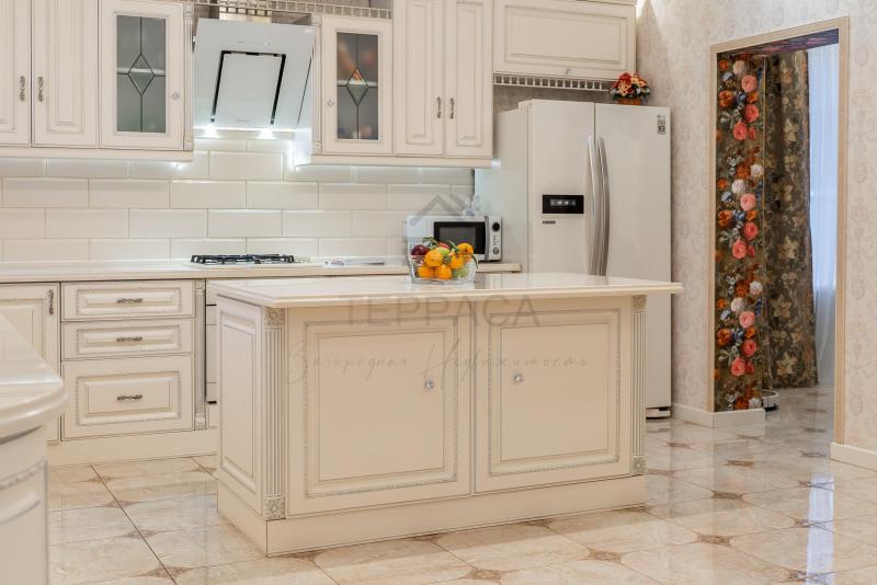 Дом, 400 м², 12 сот.