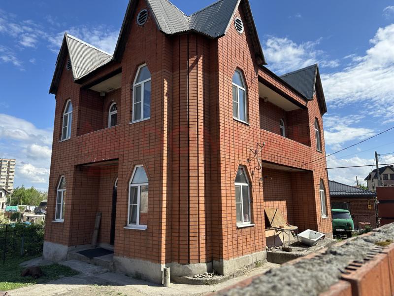 Дом, 300 м², 17 сот.