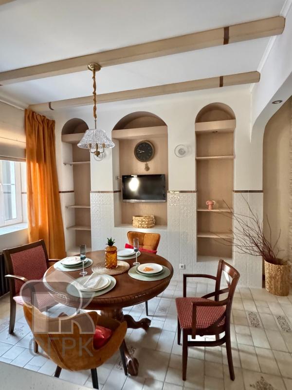 Дом, 440 м², 10 сот.