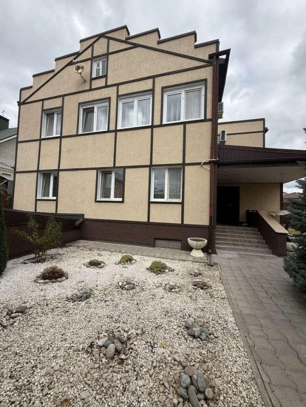 Дом, 330 м², 9 сот.