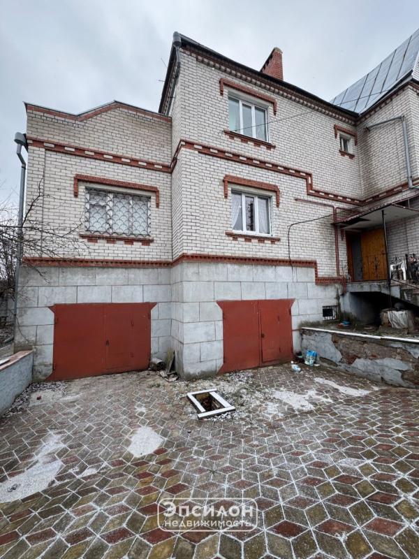 Дом, 300 м², 10 сот.