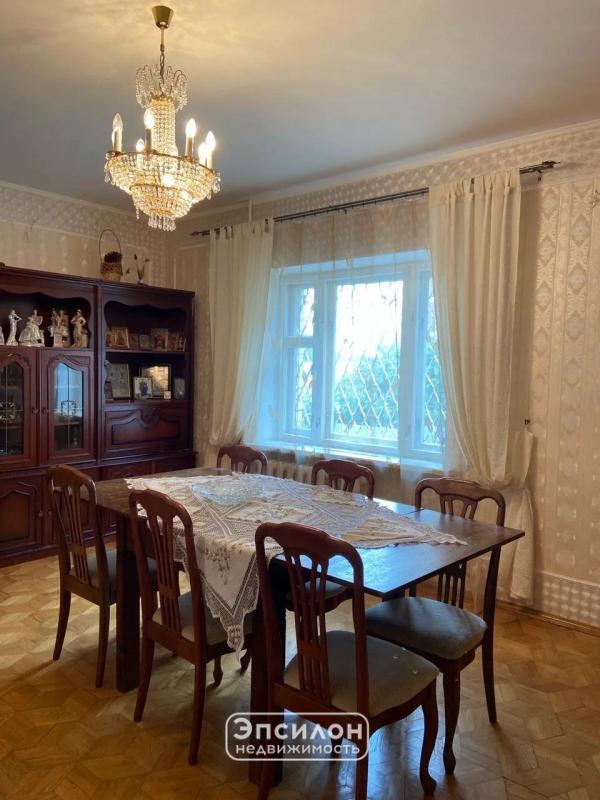 Дом, 300 м², 10 сот.