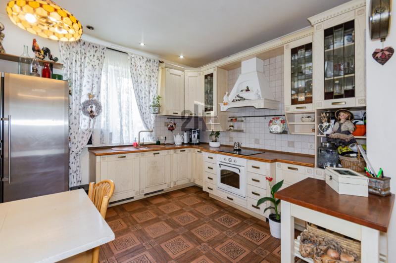 Таунхаус, 270 м², 4 сот.