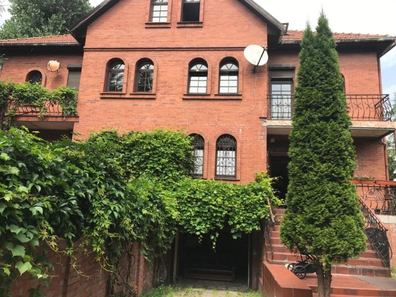 Таунхаус, 275 м², 3 сот.