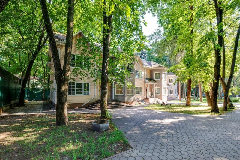 Таунхаус, 950 м², 34 сот.