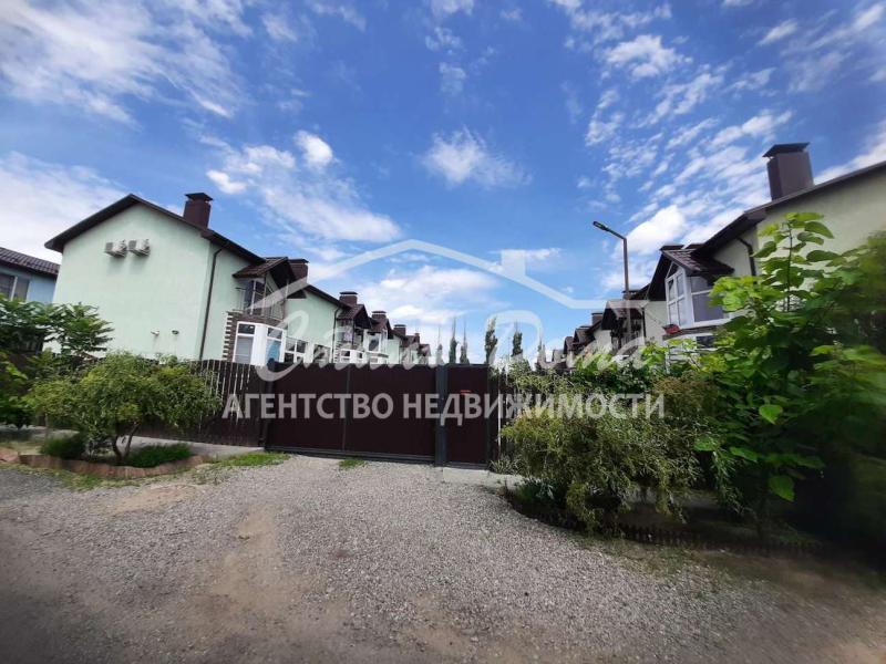 Таунхаус, Волгоградская область, Волгоград, пос. Хохлы, ул. Пожарского, 352к4. Фото 1