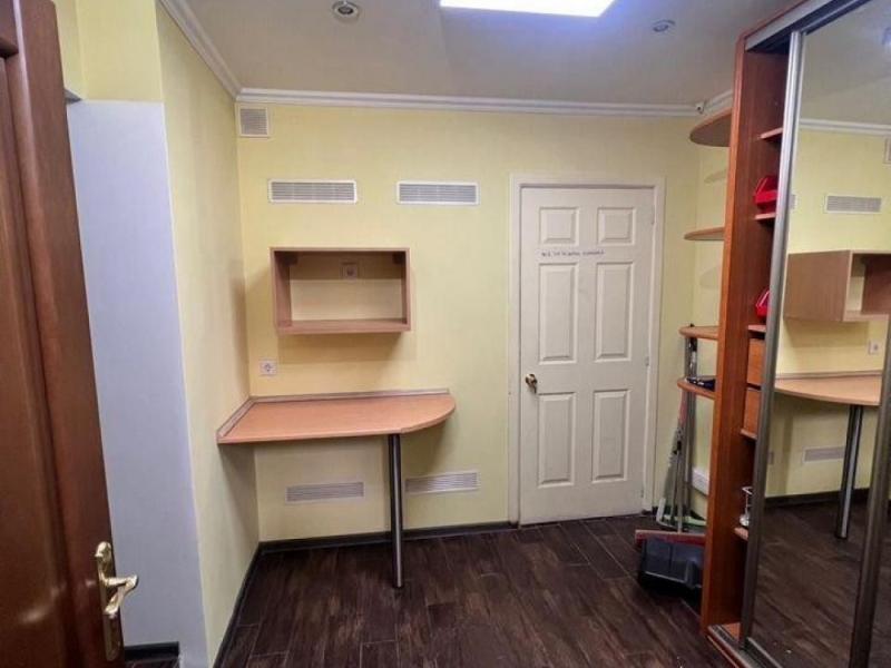 Офис, 215 м²