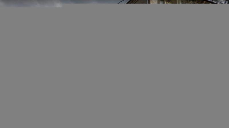 Торговая площадь, Челябинская область, Златоуст, ул. им. А.С. Грибоедова, 9. Фото 1