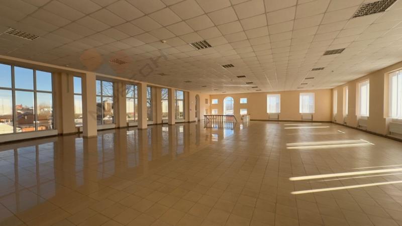 Торговая площадь, 1 000 м²