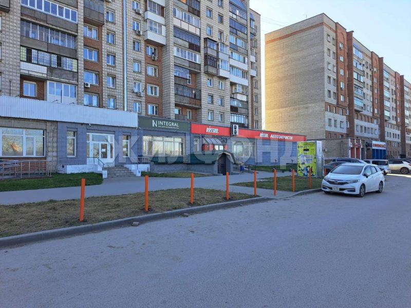 Торговая площадь, Новосибирская область, Новосибирск, Ленинский р-н, Троллейная улица, 1. Фото 2