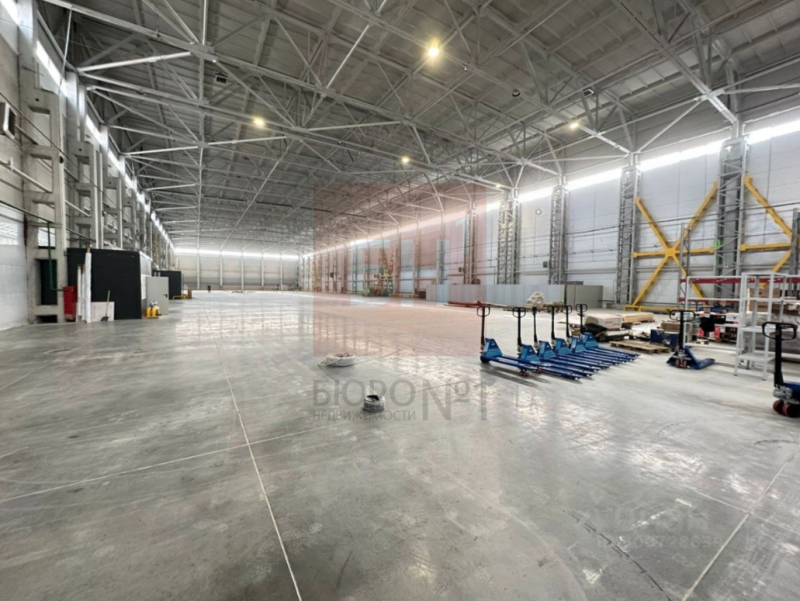 Склад, 5 900 м²