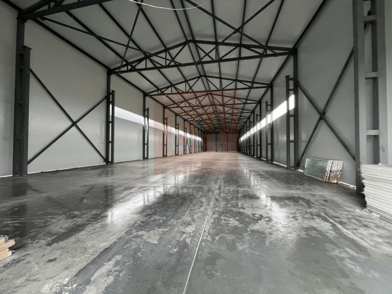 Склад, 2 400 м²