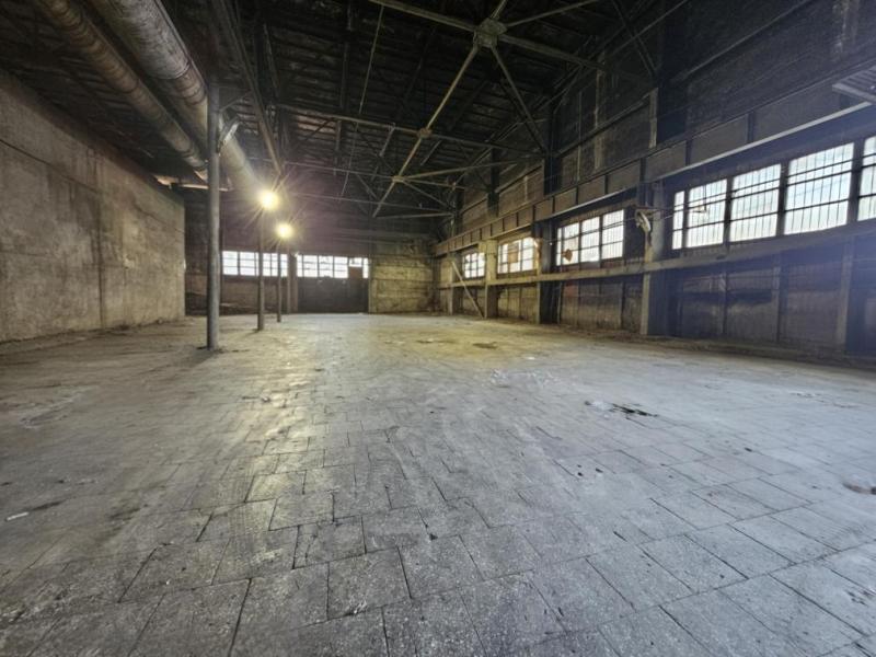 Склад, 1 300 м²