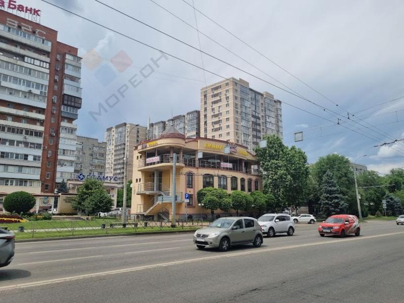 Готовый бизнес, 879 м²