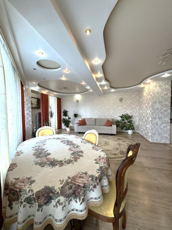 3-комн. квартира, 103 м², 15/17 этаж