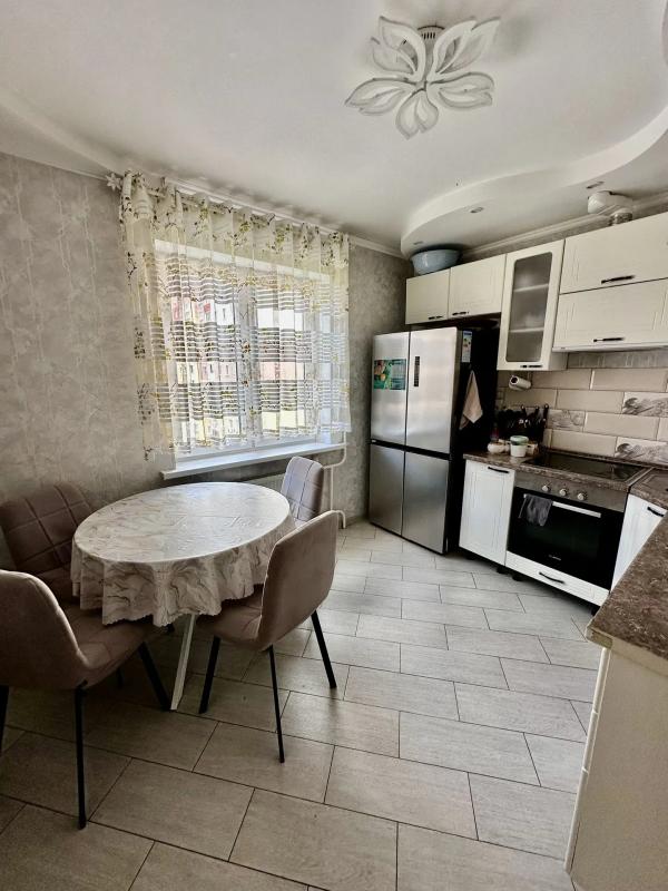 2-комн. квартира, 62 м², 8/17 этаж