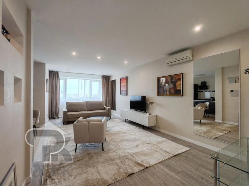 2-комн. квартира, 76 м², 14/16 этаж