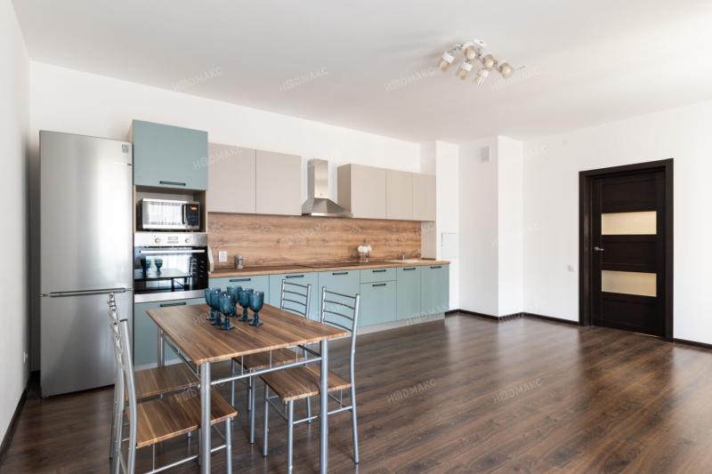 3-комн. квартира, 102 м², 4/10 этаж