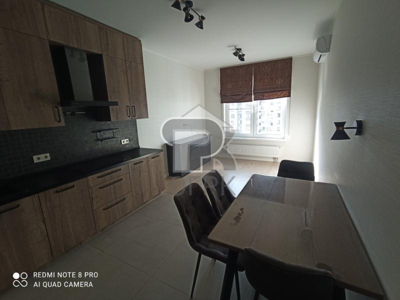 2-комн. квартира, 69 м², 9/16 этаж
