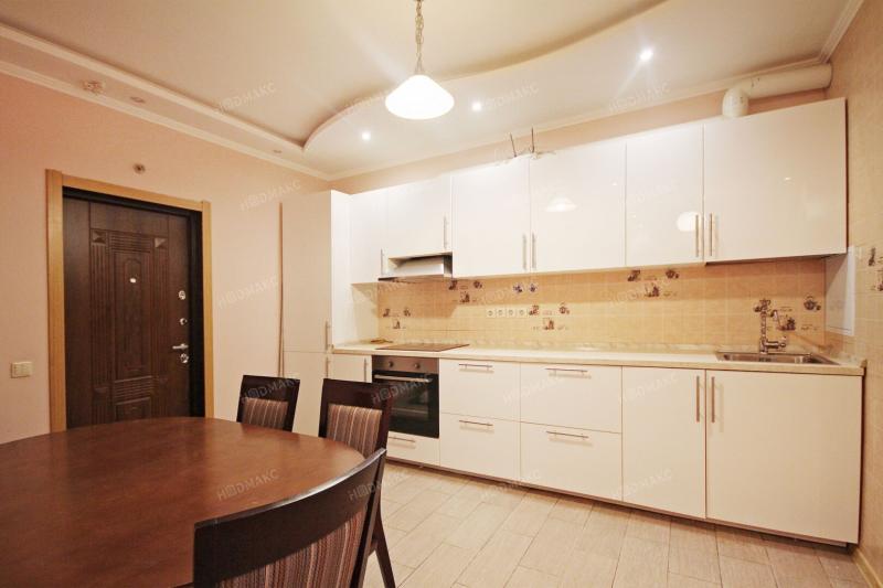 3-комн. квартира, 92 м², 8/17 этаж