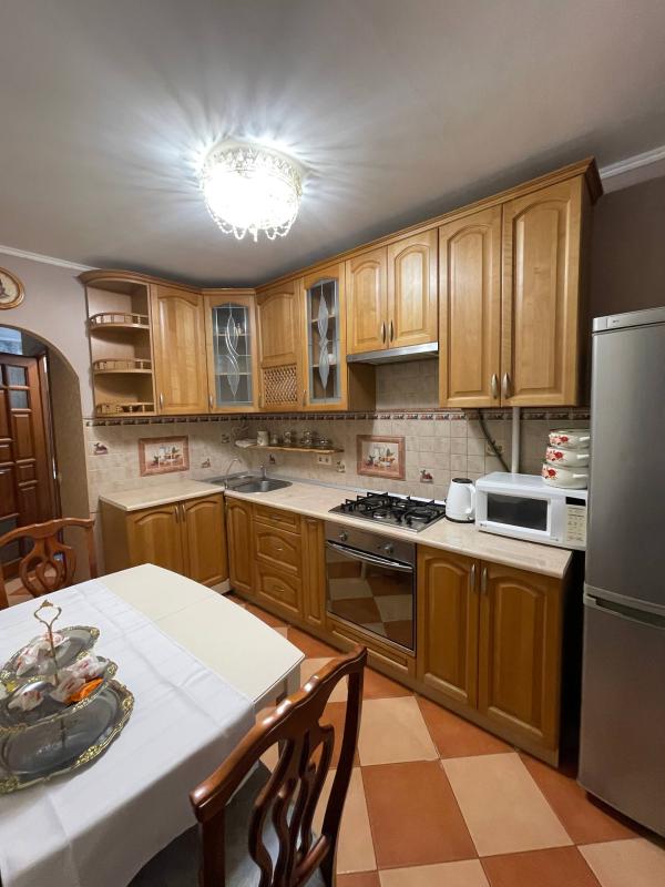 2-комн. квартира, 38 м², 1/9 этаж