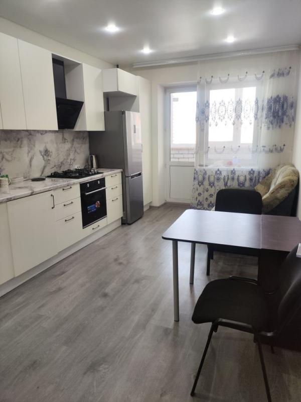 3-комн. квартира, 101 м², 10/14 этаж