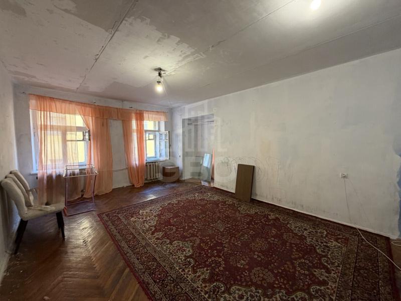 2-комн. квартира, 67 м², 3/6 этаж