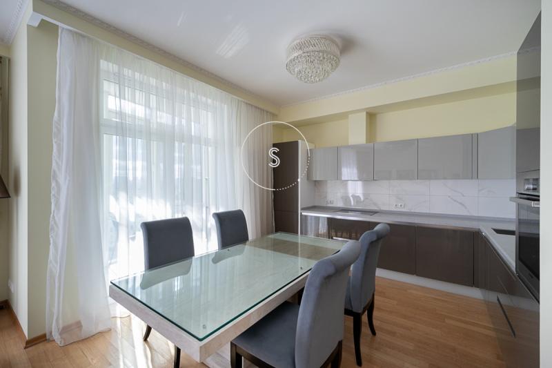 2-комн. квартира, 87 м², 12/22 этаж