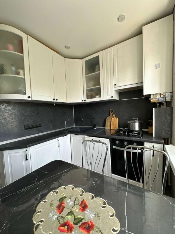 3-комн. квартира, 50 м², 5/5 этаж
