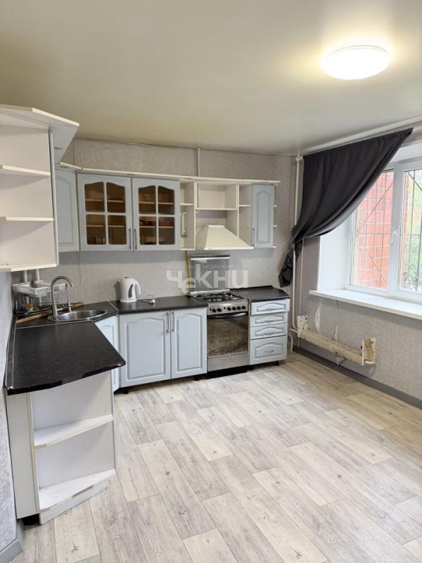 2-комн. квартира, 62 м², 1/10 этаж
