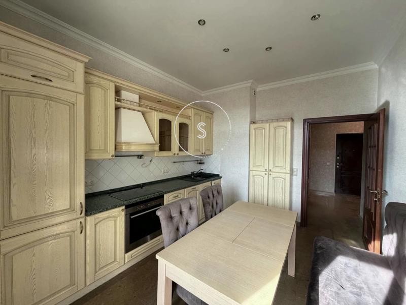 2-комн. квартира, 74 м², 9/17 этаж