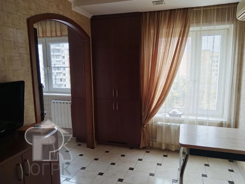 2-комн. квартира, 57 м², 8/9 этаж
