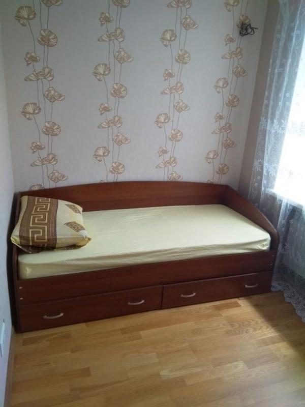 3-комн. квартира, 65 м², 2/5 этаж