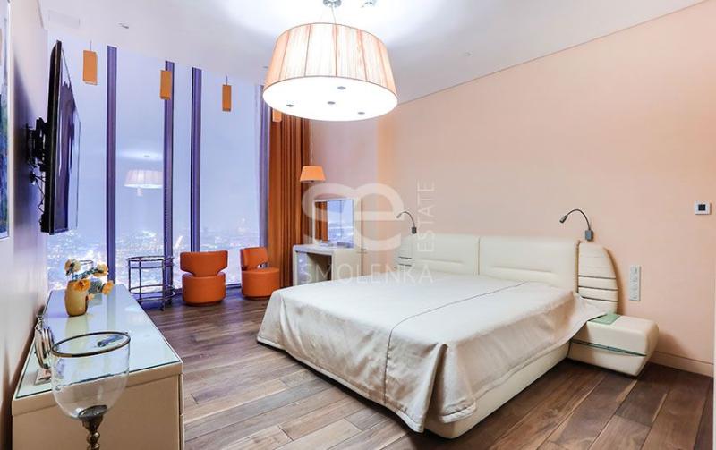 1-комн. квартира, 55 м², 63/85 этаж