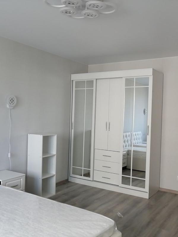 2-комн. квартира, 68 м², 6/18 этаж