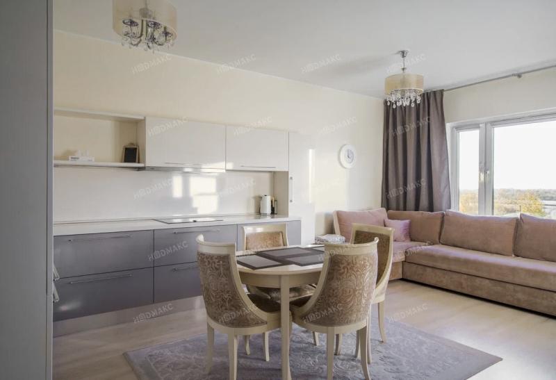 2-комн. квартира, 54 м², 8/22 этаж