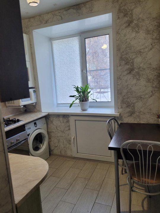 2-комн. квартира, 42 м², 1/5 этаж