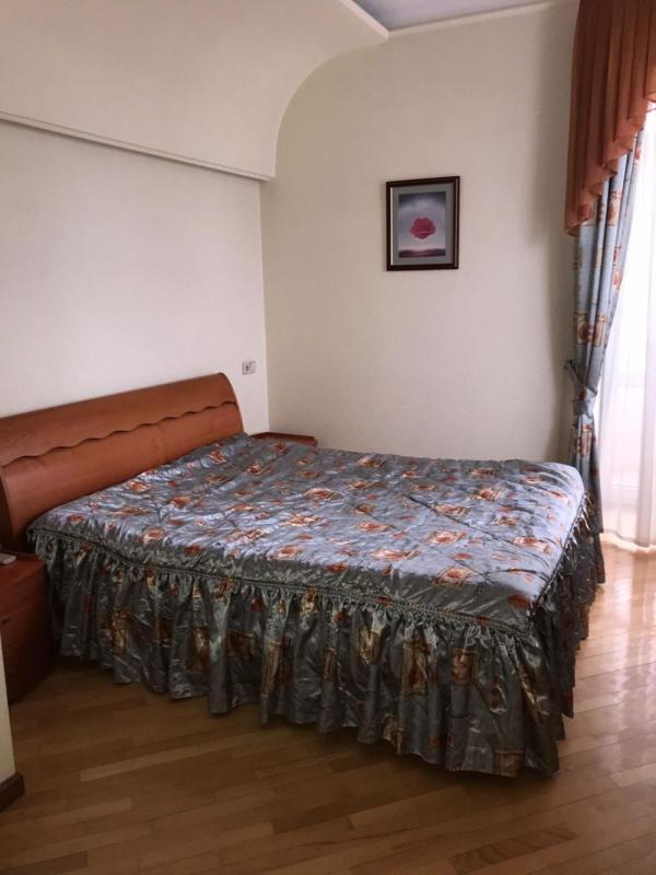 2-комн. квартира, 92 м², 5/8 этаж