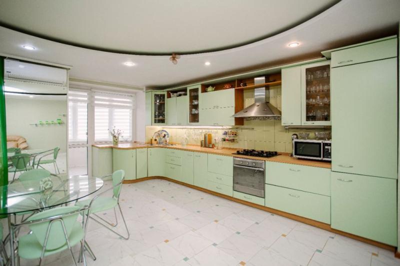 2-комн. квартира, 80 м², 7/9 этаж