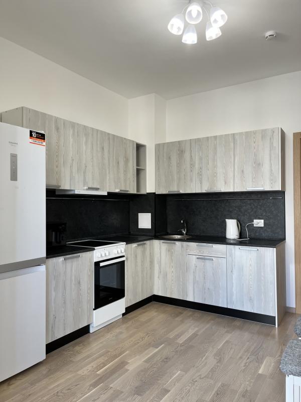 2-комн. квартира, 67 м², 8/24 этаж