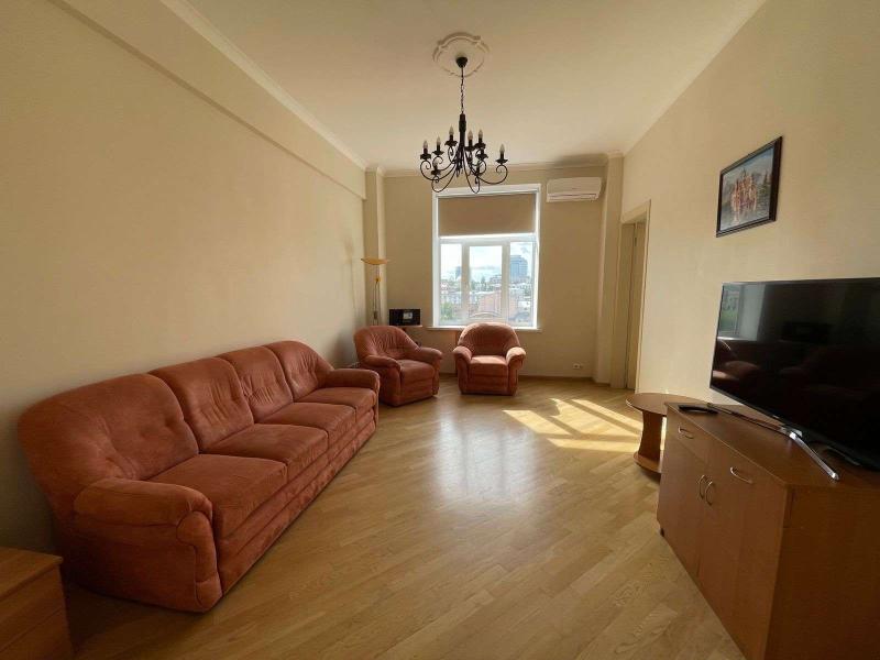 2-комн. квартира, 66 м², 2/7 этаж