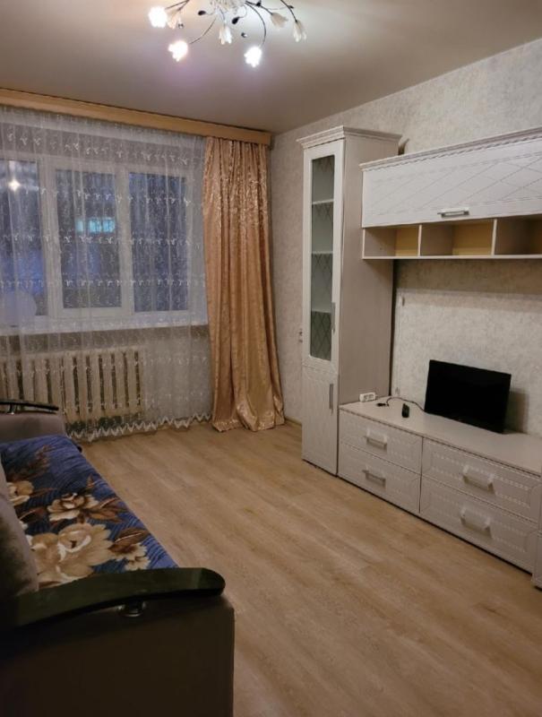 2-комн. квартира, 42 м², 1/5 этаж