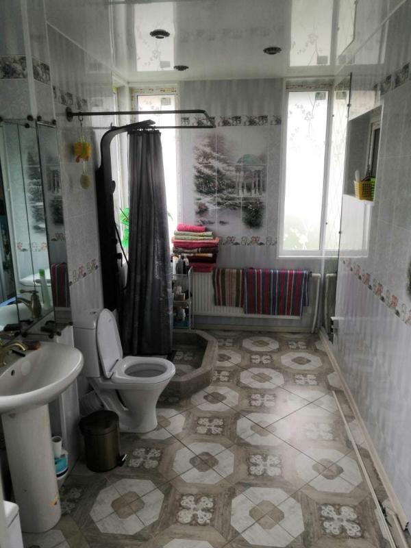 2-комн. квартира, 100 м², 1/2 этаж