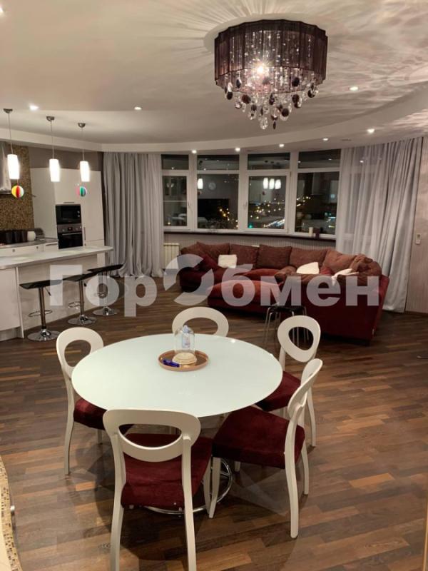 3-комн. квартира, 110 м², 8/13 этаж