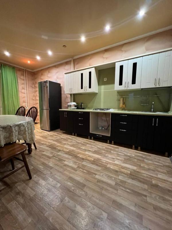 2-комн. квартира, 72 м², 8/9 этаж